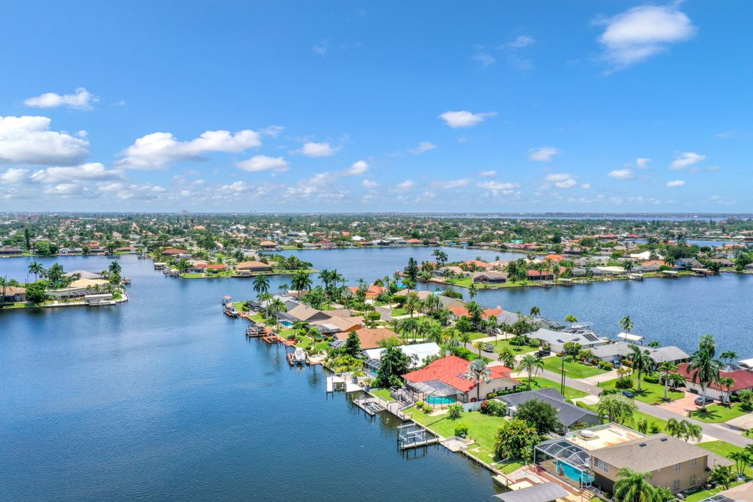 625 SW 49th Ln, Cape Coral, FL 33914