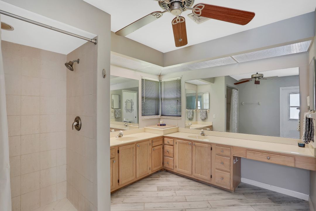 7359 Stonegate Dr, Naples, FL 34109