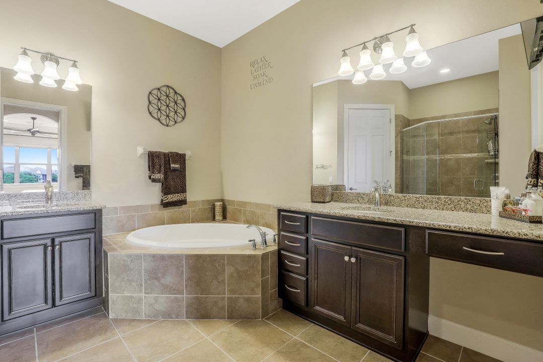 8779 Coastline Ct #202, Naples, FL 34120