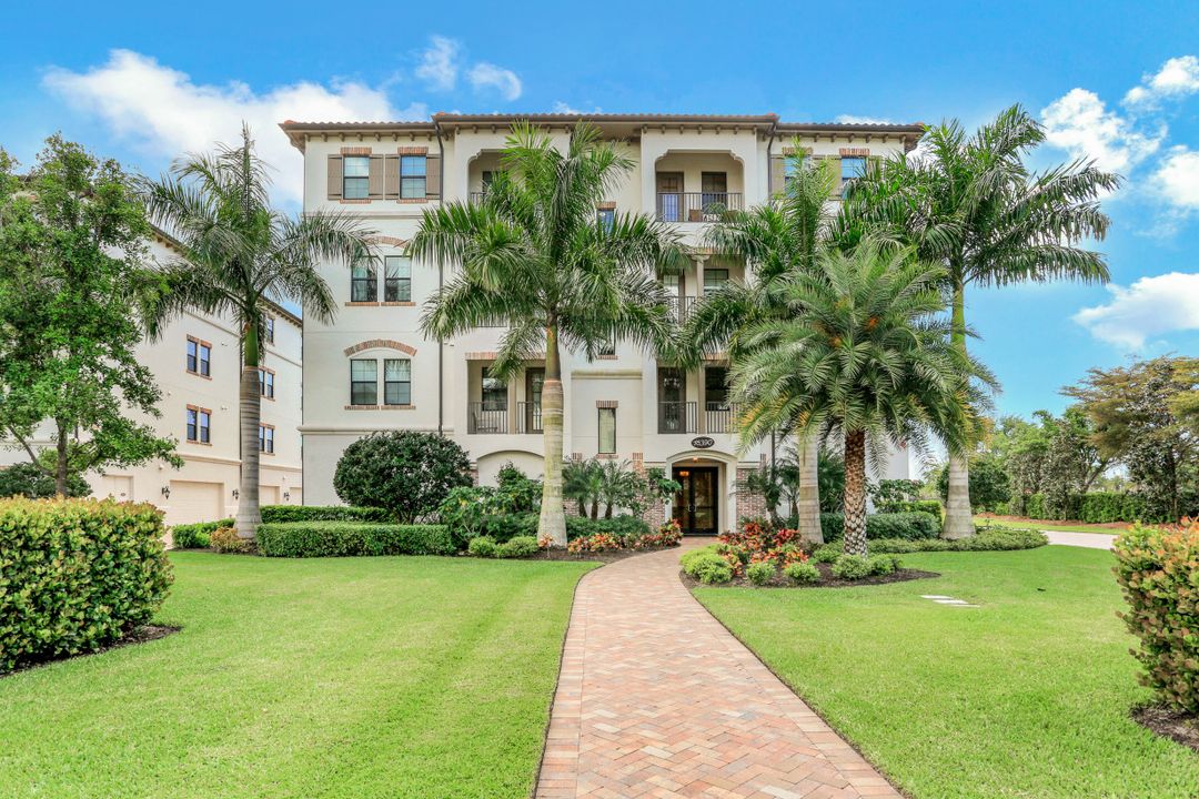 16390 Viansa Way #102, Naples, FL 34110