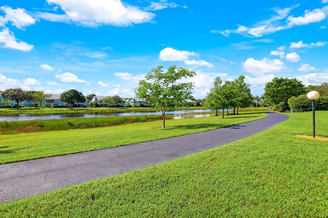 1812 Kings Lake Blvd #103, Naples, FL 34112