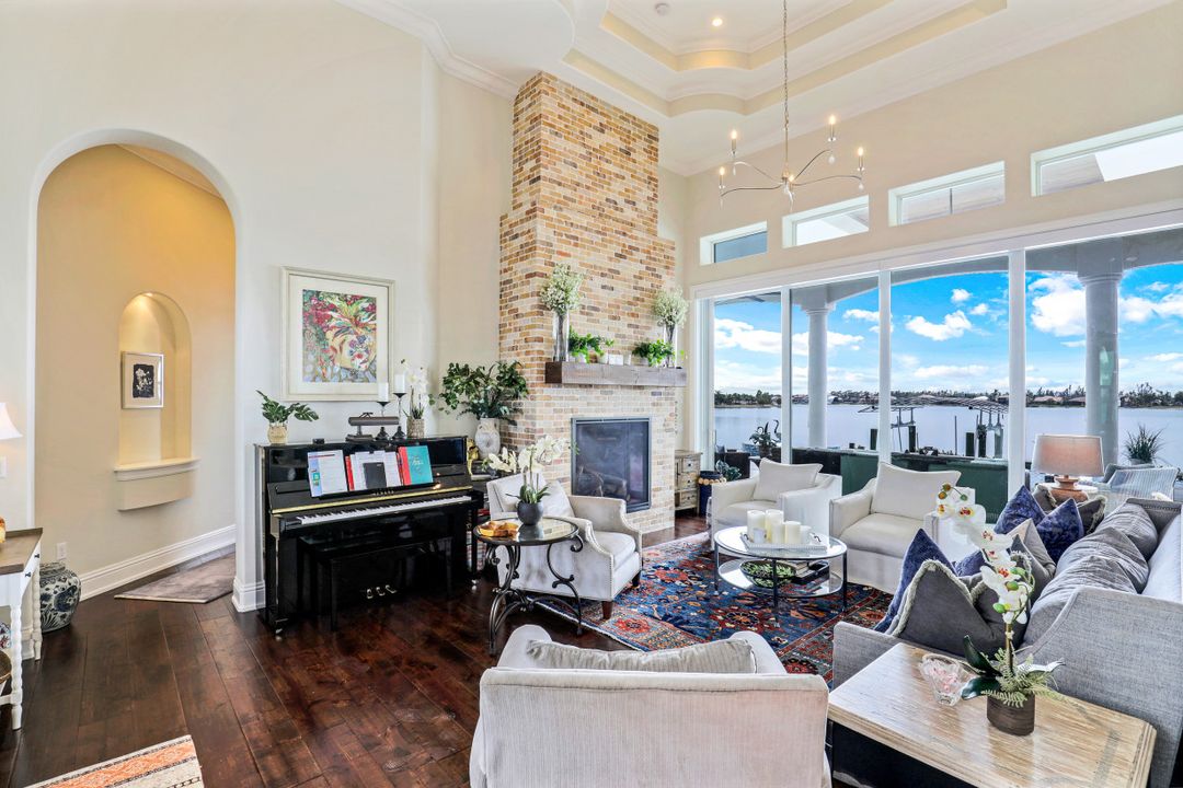 5930 Harborage Dr, Fort Myers, FL 33908