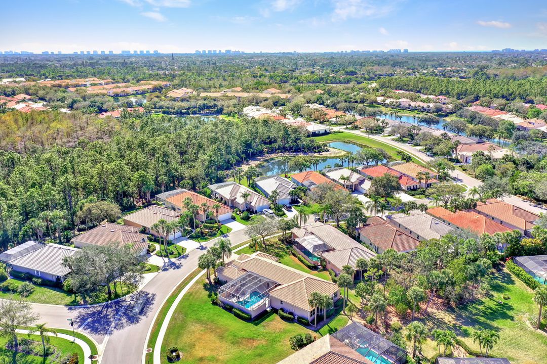 6104 Highwood Park Ln, Naples, FL 34110