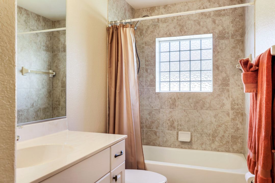 3317 SW 5th Pl, Cape Coral, FL 33914