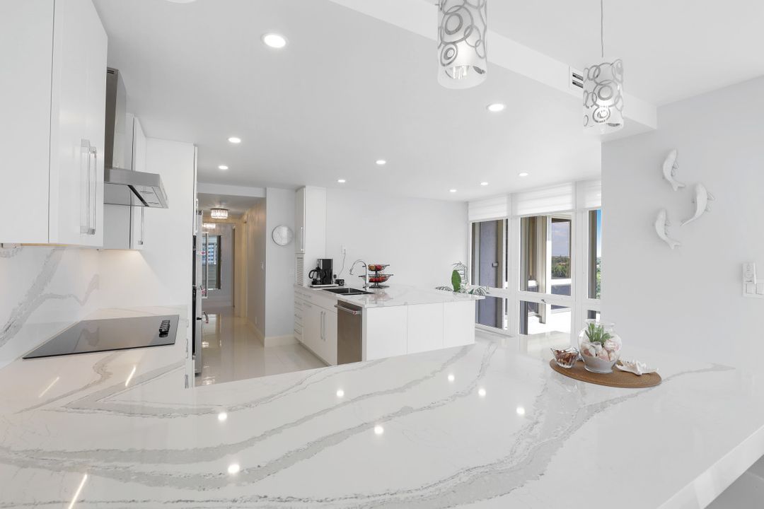 4051 Gulf Shore Blvd N #806, Naples, FL 34103