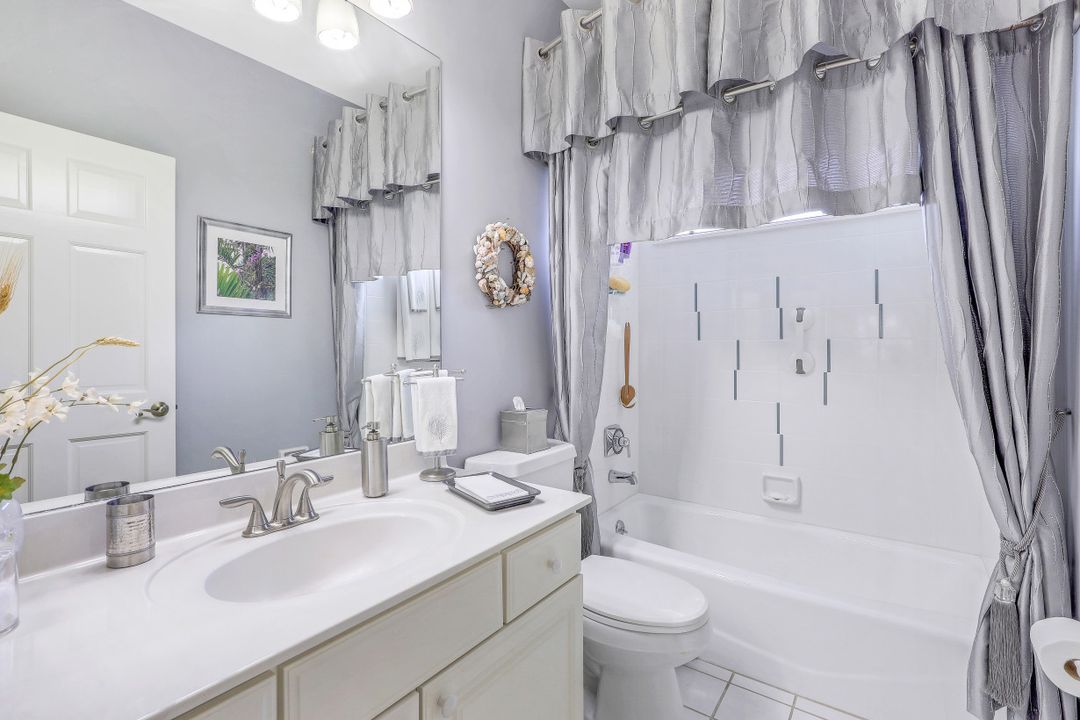 28384 Sombrero Dr, Bonita Springs, FL 34135