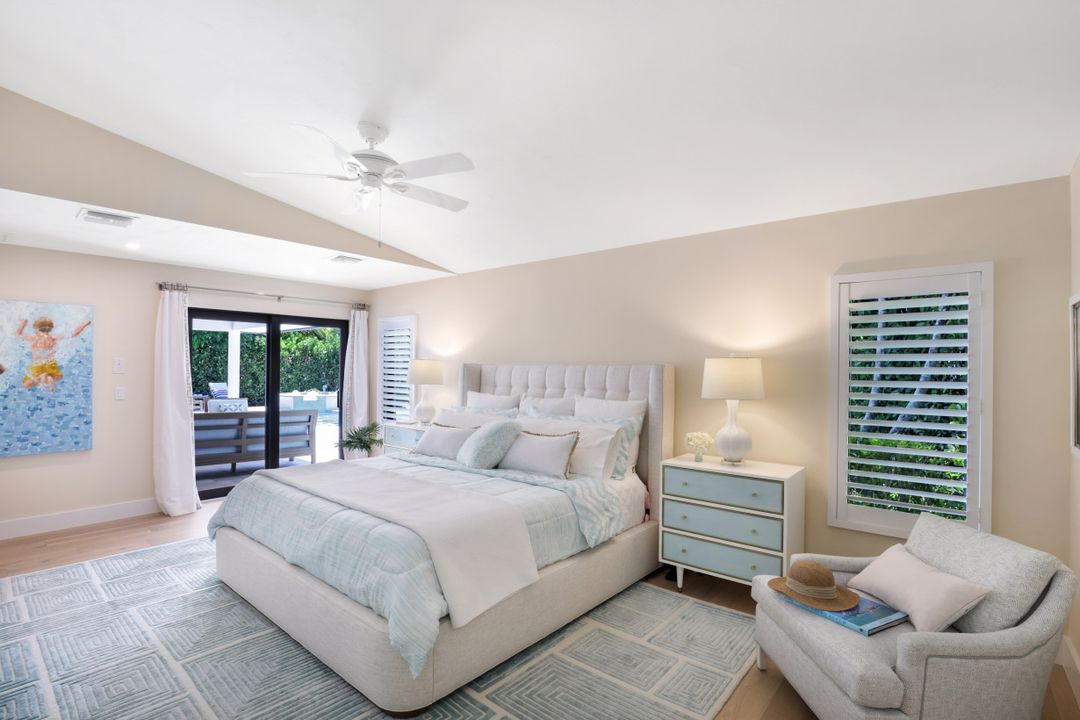 1300 Dolphin Rd, Naples, FL 34102