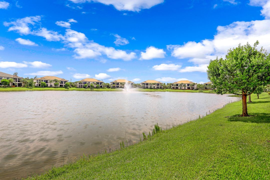 2181 Frangipani Cir  #201, Naples, FL 34120