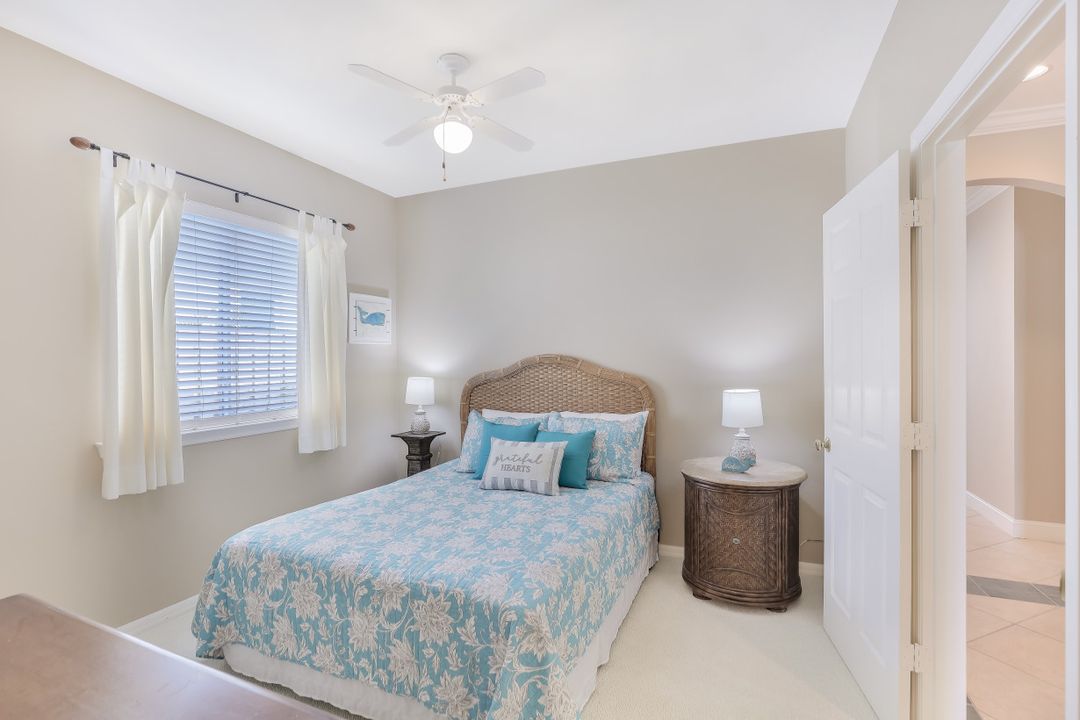 557 96th Ave N, Naples, FL 34108