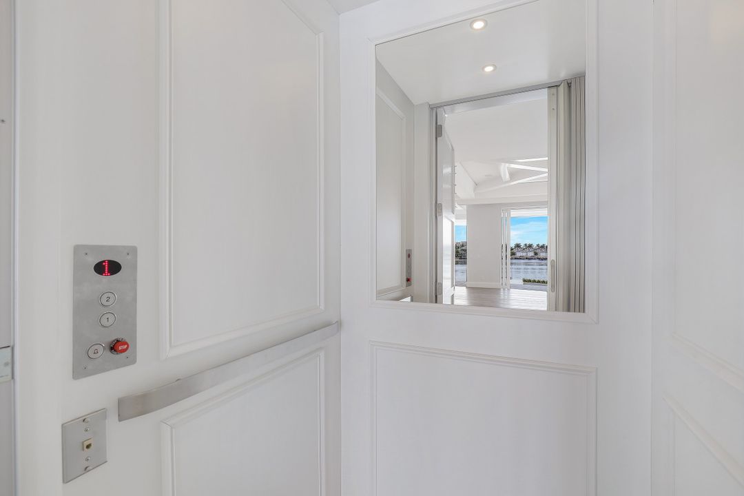 313 Turtle Hatch Rd, Naples, FL 34103