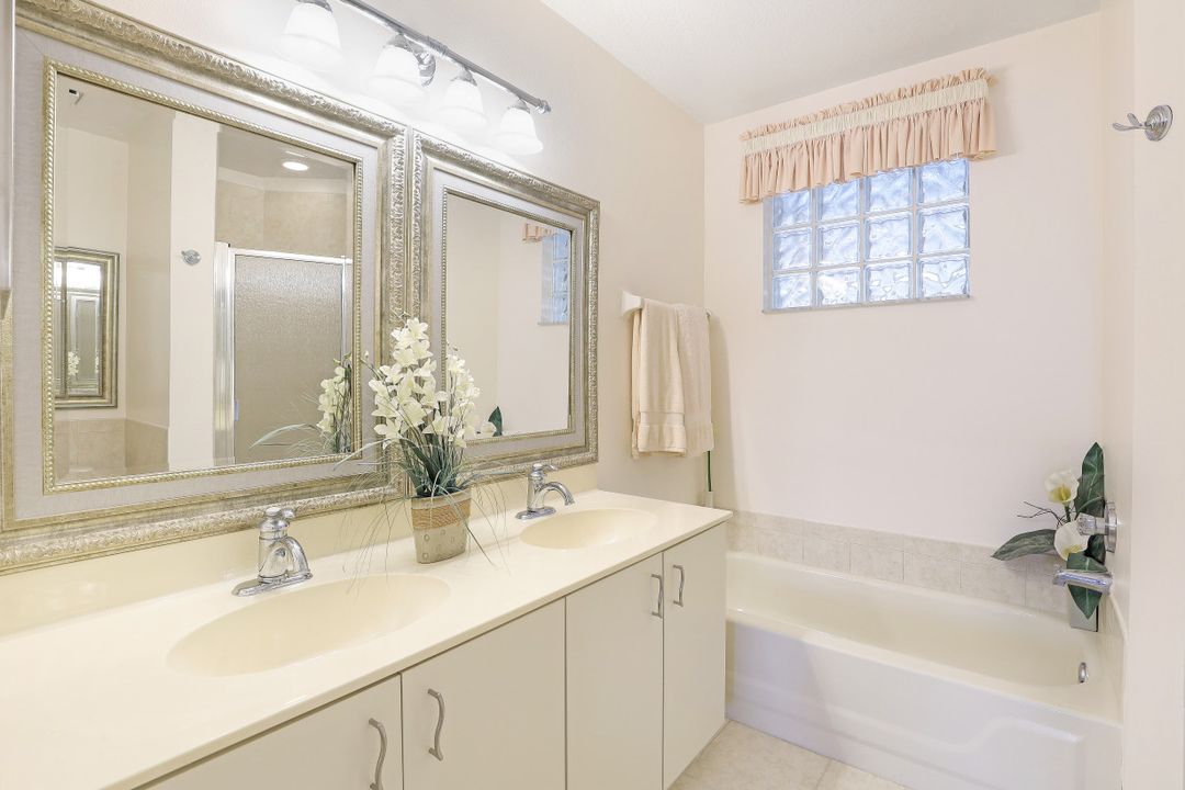 6528 Huntington Lakes Cir #203, Naples, FL 34119