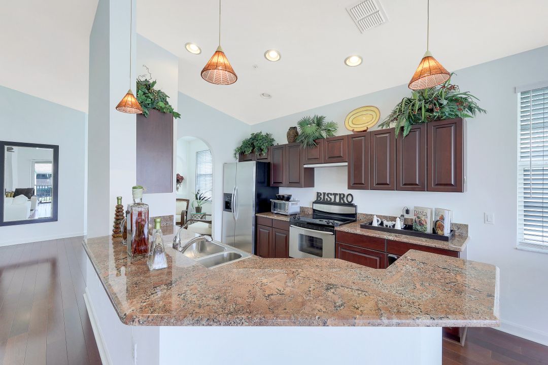 3065 Driftwood Way #4202, Naples, FL 34109