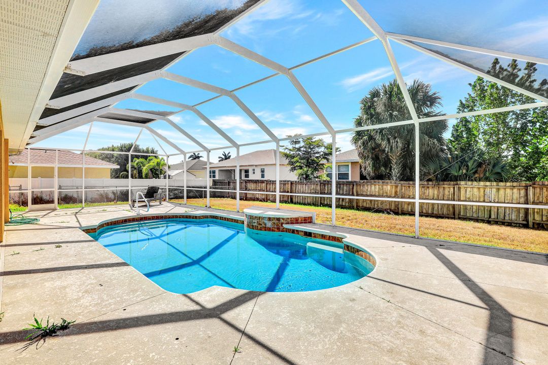 2538 SW 35th Ln, Cape Coral, FL 33914