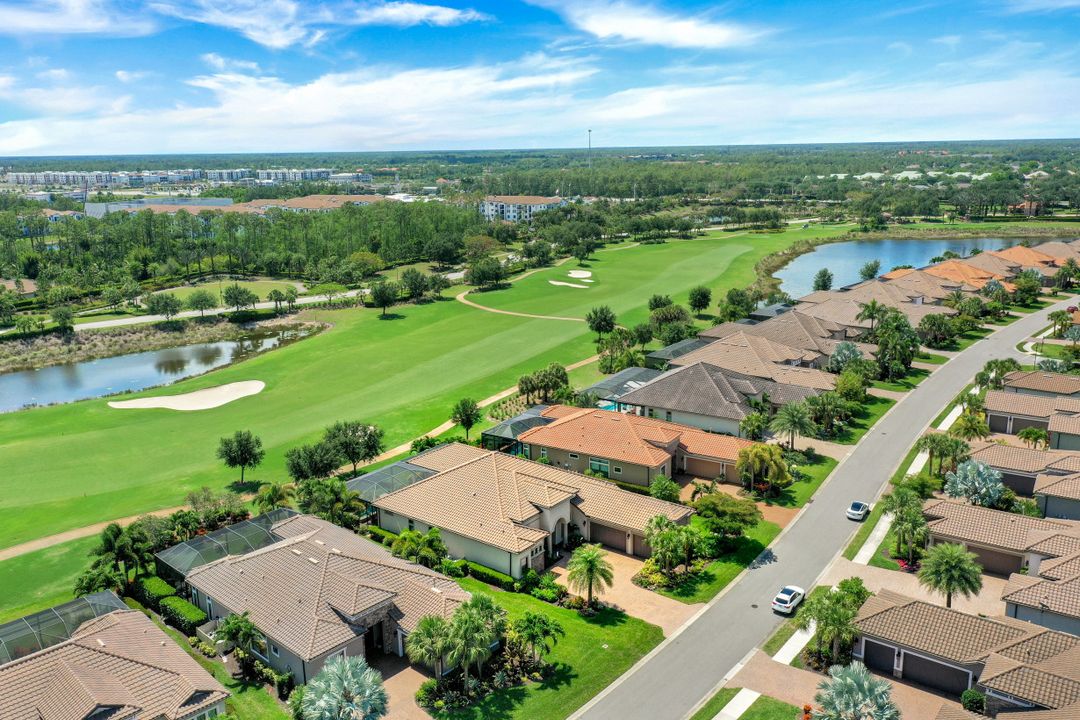 8678 Amour Ct, Naples, FL 34119