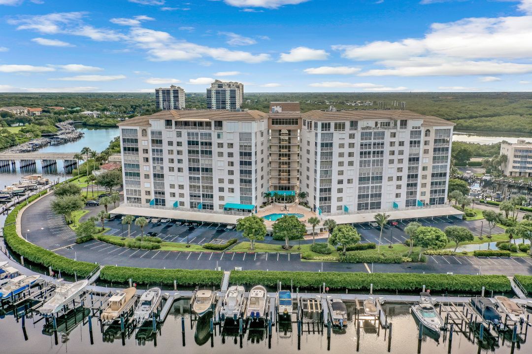 13105 Vanderbilt Dr #505, Naples, FL 34110