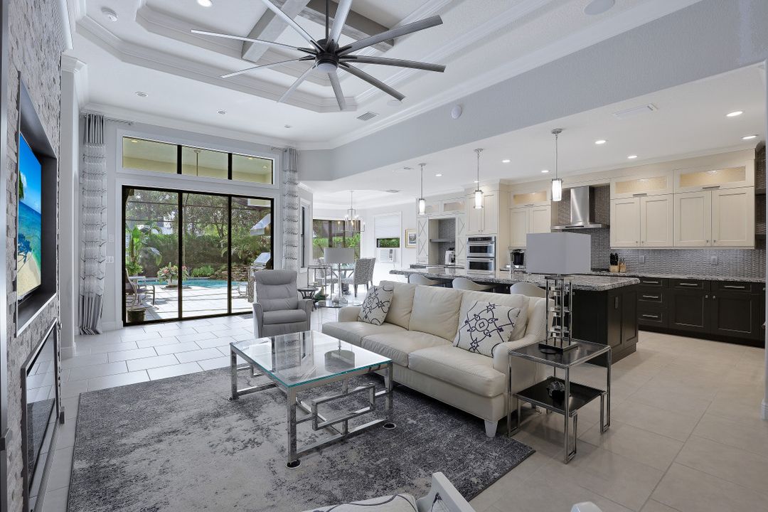 10102 Palazzo Dr, Naples, FL 34119