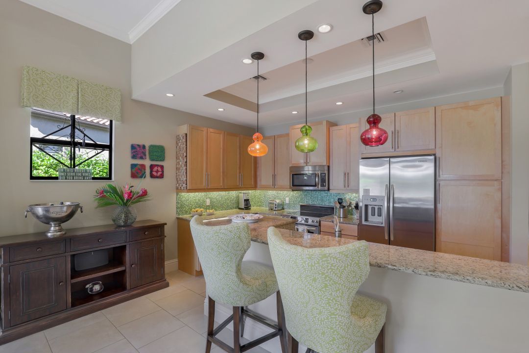 7915 Cordoba Pl, Naples, FL 34113