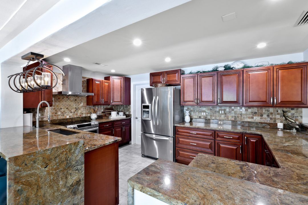 1205 SE 43rd Terrace, Cape Coral, FL 33904