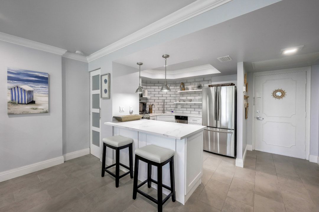 3 Bluebill Ave #512, Naples, FL 34108