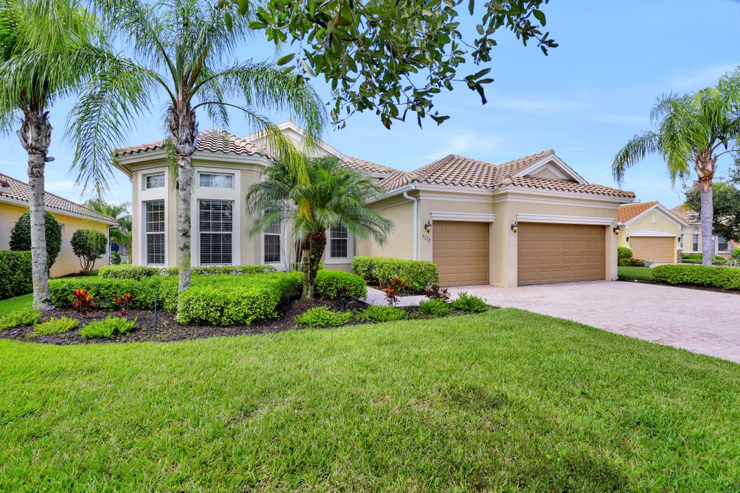 9172 Flint Ct, Naples, FL 34120