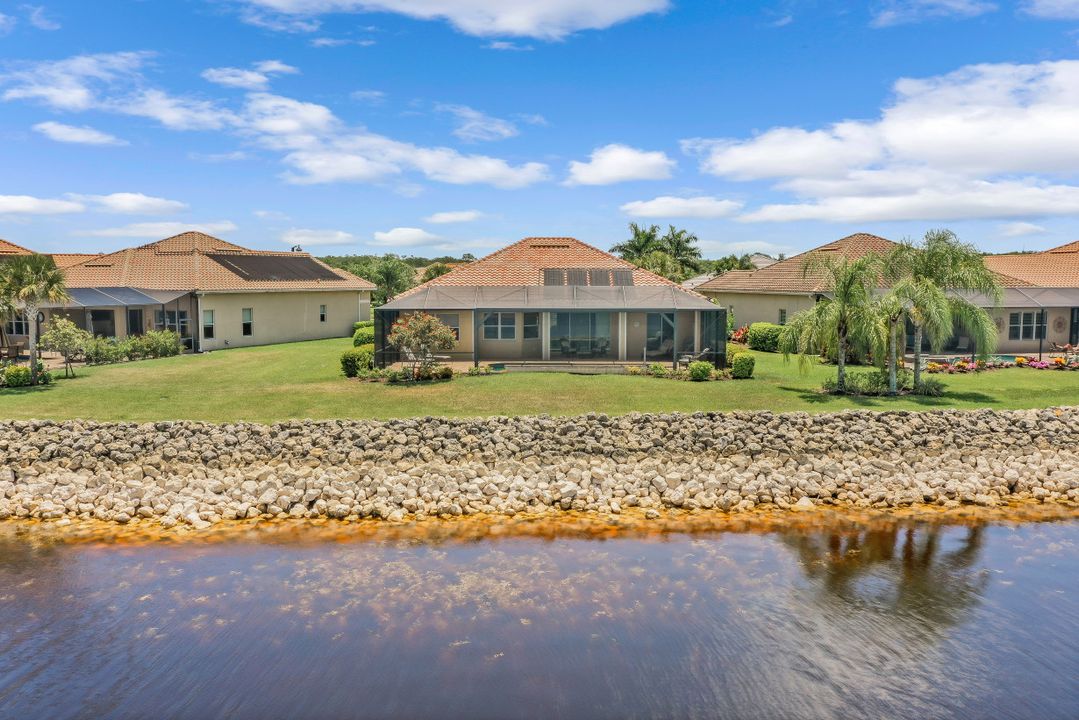 9075 Graphite Cir, Naples, FL 34120