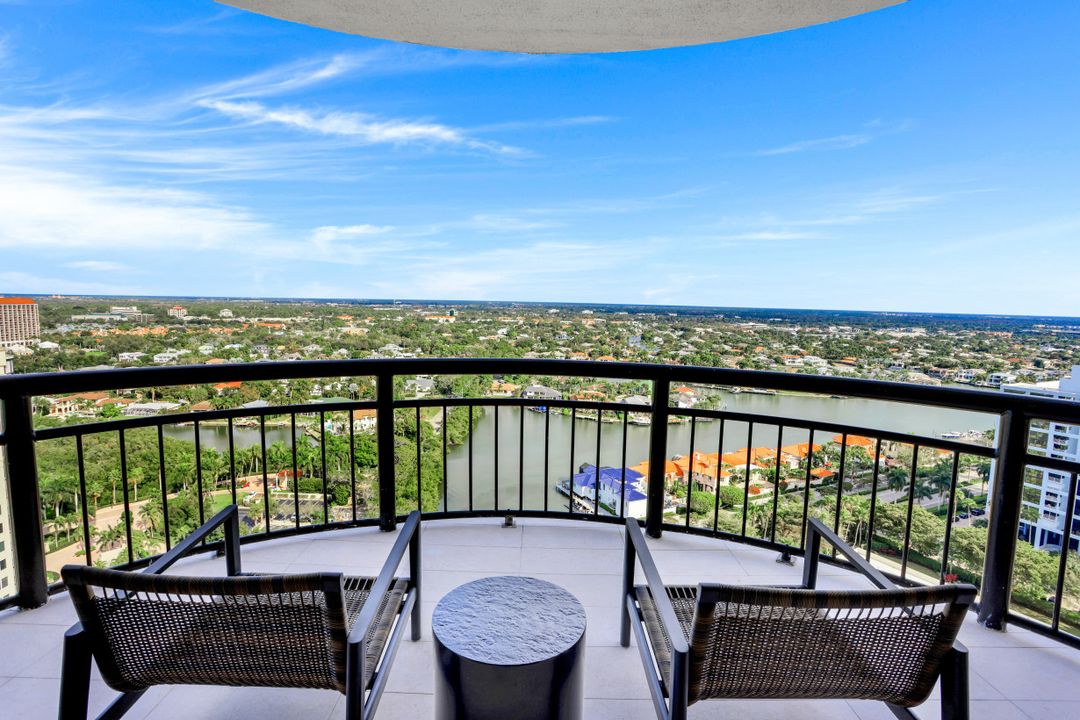 4951 Gulf Shore Blvd N #PH-402, Naples, FL 34103