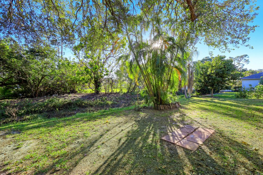 3658 Kent Dr, Naples, FL 34112