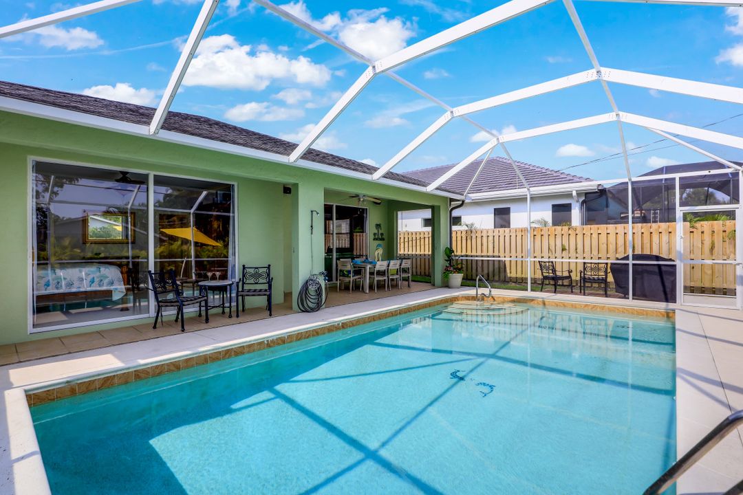 557 96th Ave N, Naples, FL 34108