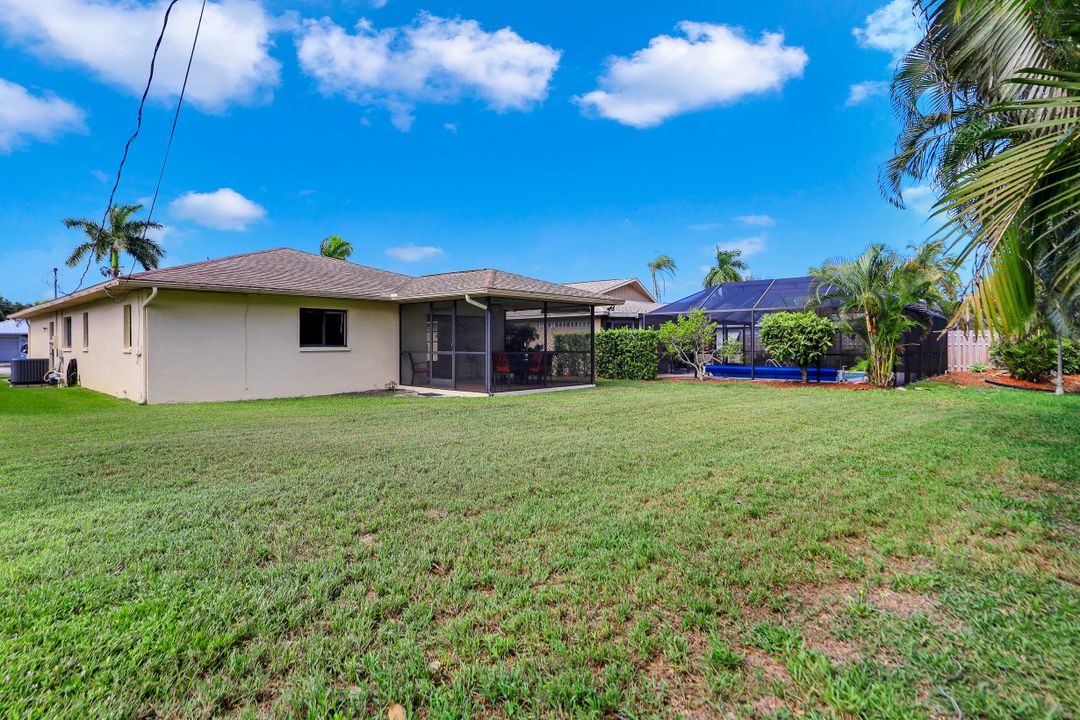 691 104th Ave N, Naples, FL 34108