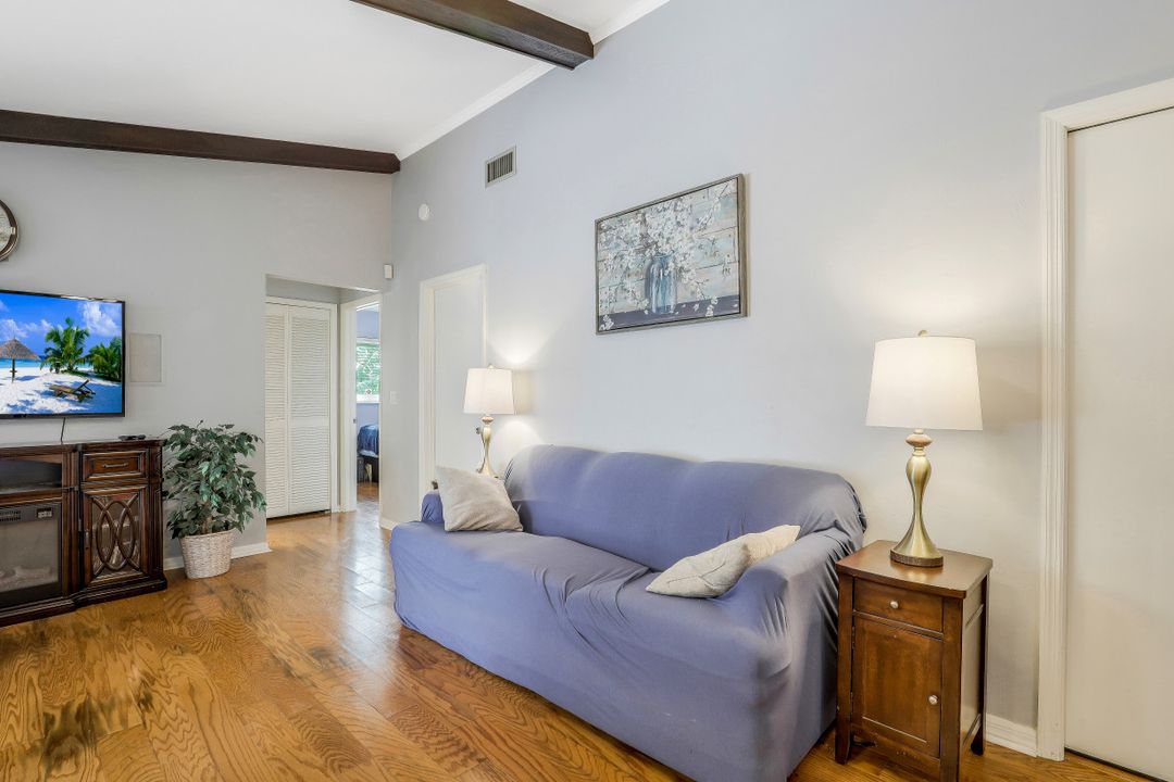 28 SE 12th Ave, Cape Coral, FL 33990