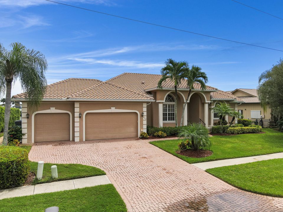 443 Nassau Ct, Marco Island, FL 34145