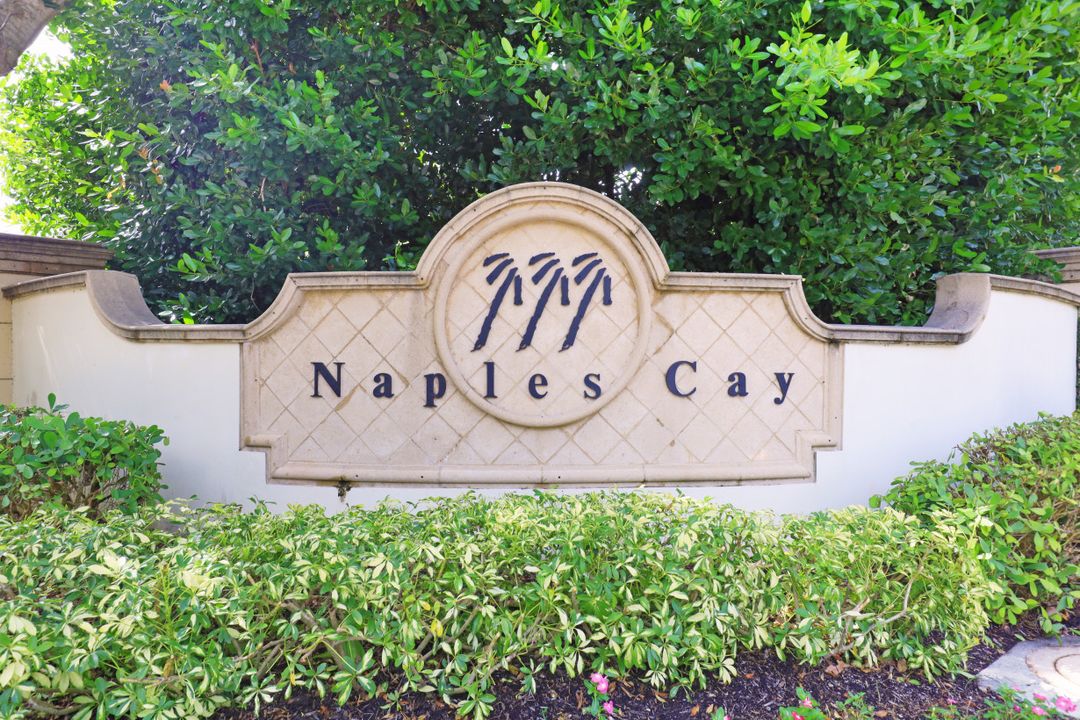 40 Seagate Dr #1101, Naples, FL 34103