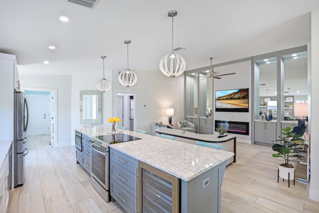 8404 Borboni Ct, Naples, FL 34114