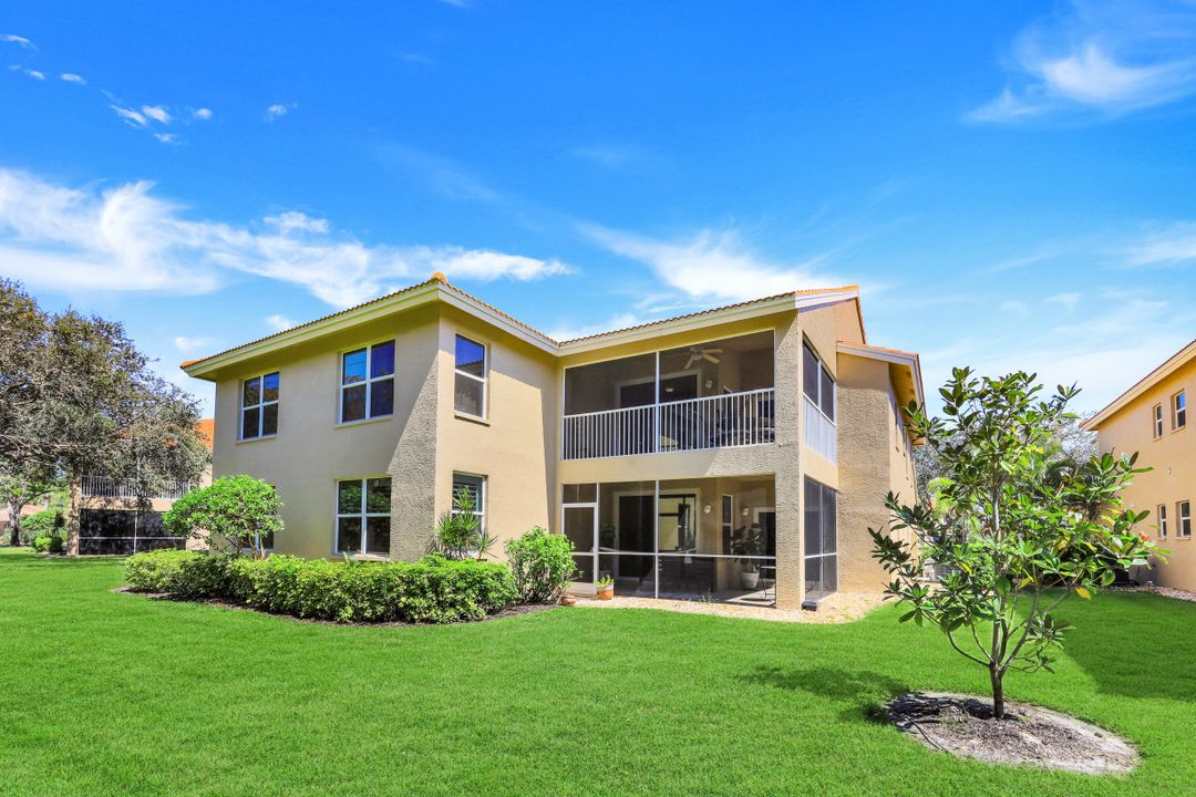 6765 Huntington Lakes Cir  #201, Naples, FL 34119