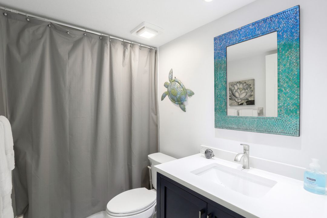 9101 Vanderbilt Dr #203, Naples, FL 34108