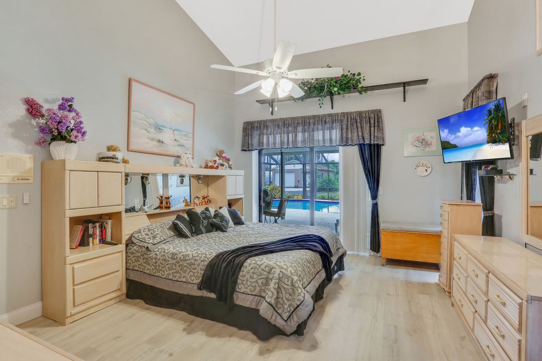 5980 Hidden Oaks Ln, Naples, FL 34119