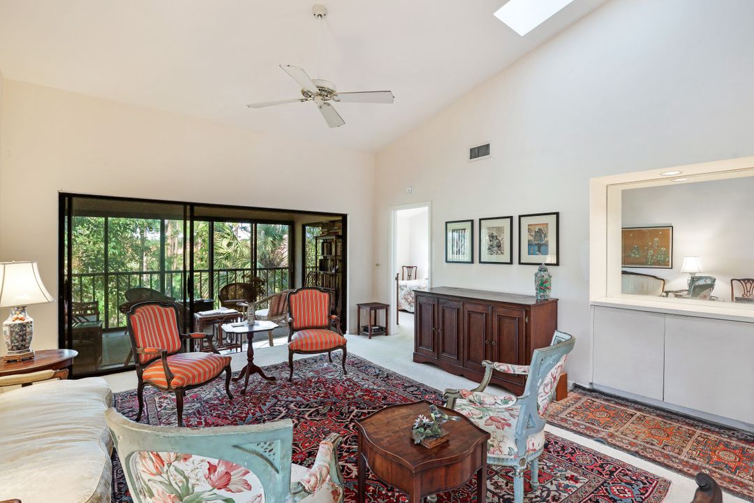 325 Bay Forest Dr #201, Naples, FL 34110