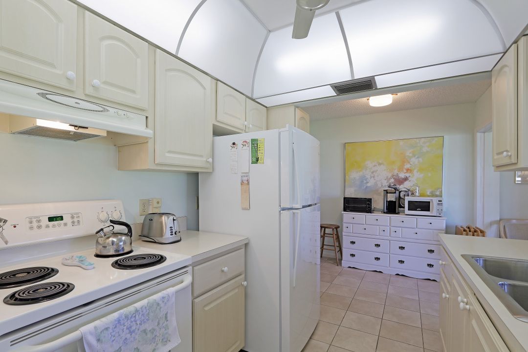 1017 Forest Lakes Dr, Naples, FL 34105