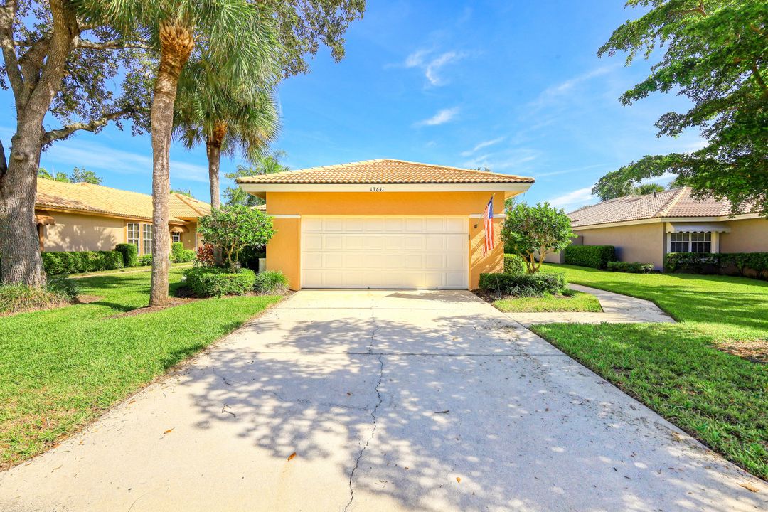 13641 Southampton Dr, Bonita Springs, FL 34135