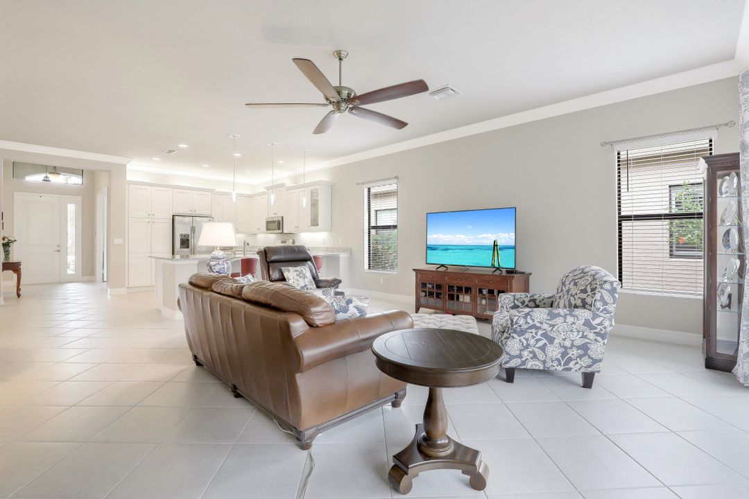 4554 Luminary Ave, Naples, FL 34119