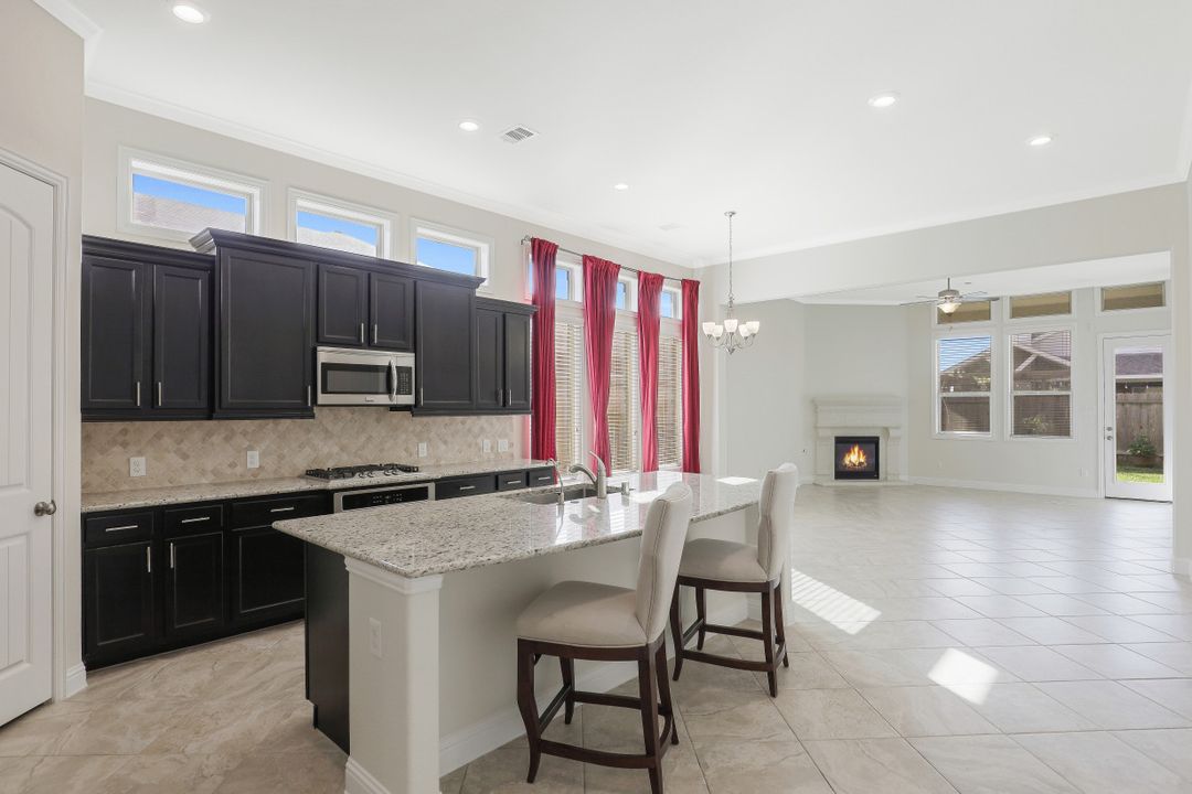 409 Westwood Dr, League City, TX 77573