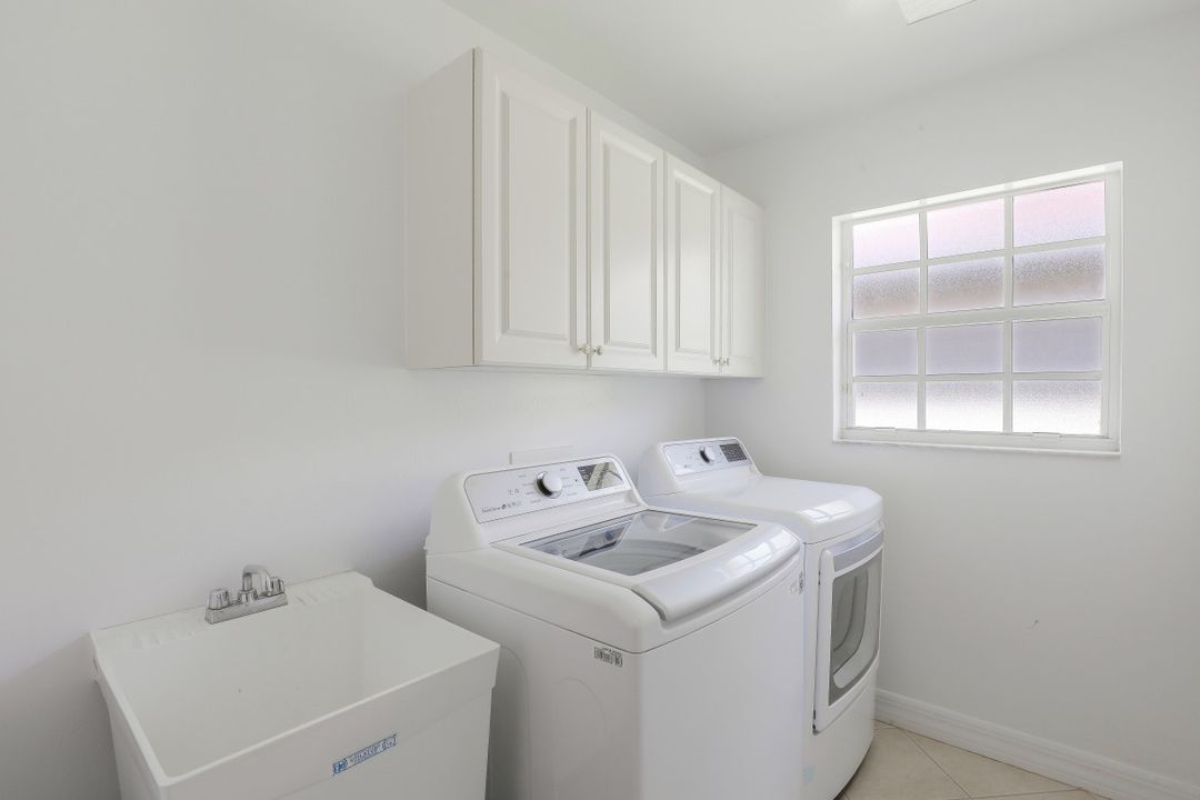1622 Triangle Palm Terrace, Naples, FL 34119