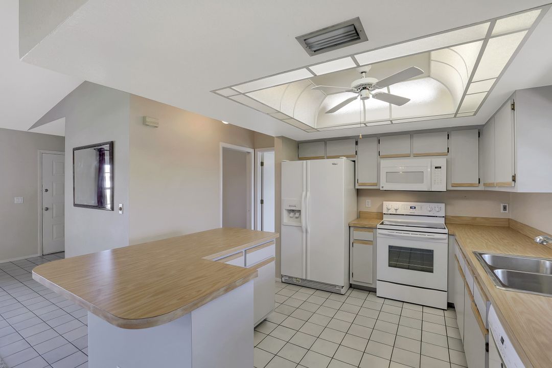 924 SE 15th St, Cape Coral, FL 33990