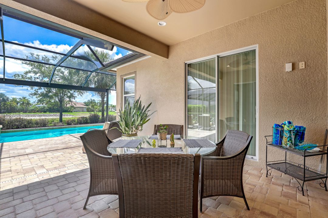 9415 Quarry Dr, Naples, FL 34120