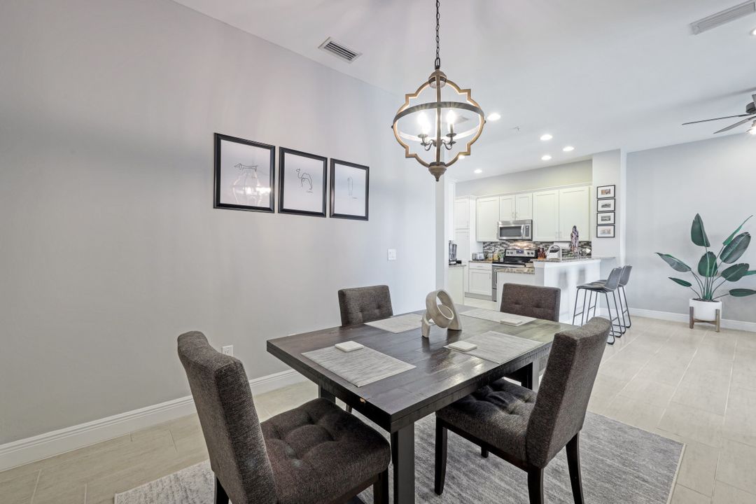 15130 Palmer Lake Cir #203, Naples, FL 34109