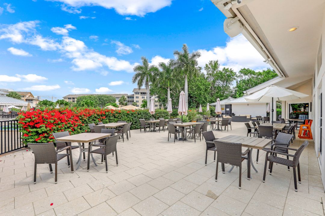 320 Horse Creek Dr #403, Naples, FL 34110