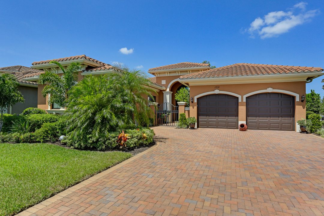 2958 Cinnamon Bay Cir, Naples, FL 34119