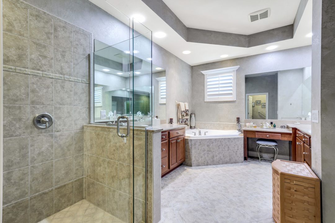 9220 Quartz Ln #201, Naples, FL 34120