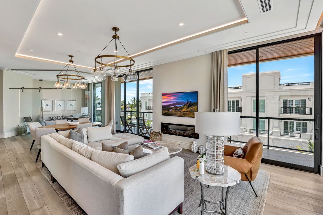 505 5th Ave S #303, Naples, FL 34102