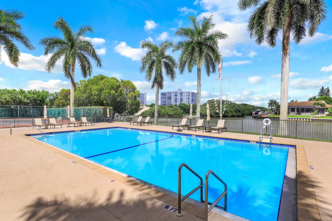 11118 Gulf Shore Dr #A503, Naples, FL 34108